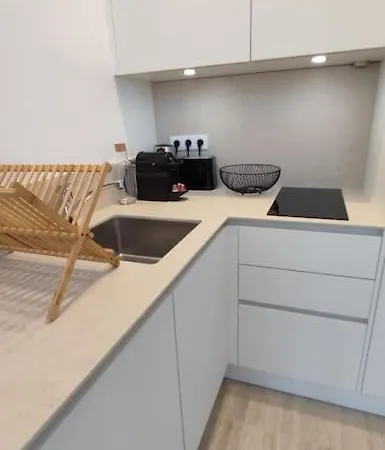 Renove, Vue Degagee Et Arboree, 700m Apartment